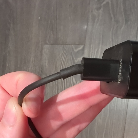 Wireless phone charger - Picture 6 of 7